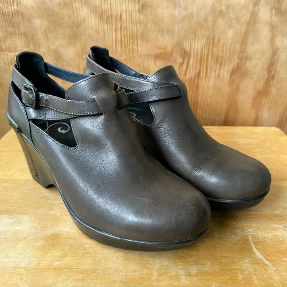 Dansko Franka Heeled Wedge Gray Leather Strappy Ankle Bootie - Picture 1 of 10